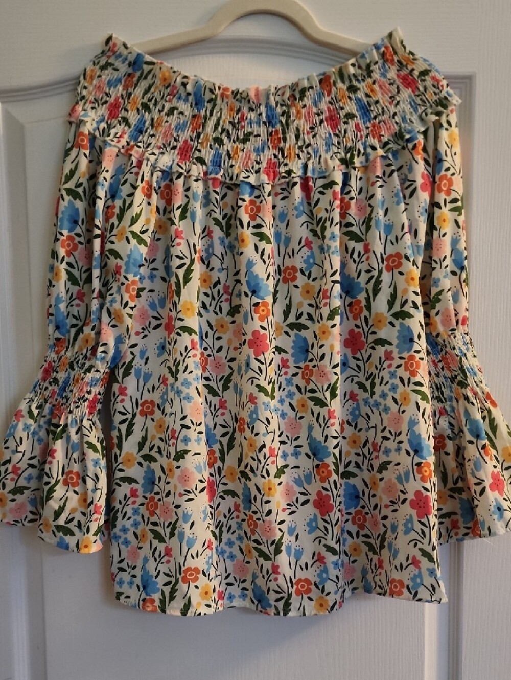 Cream Floral Smocked Puff-Sleeve Blouse - Picture 4 of 5